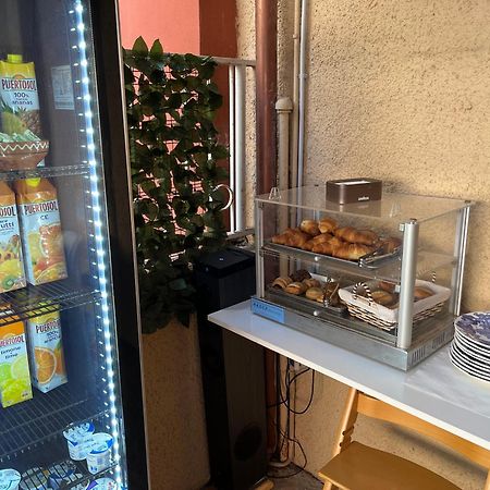 ヴィッラシミーウス Casa Tacconi Bed & Breakfast エクステリア 写真