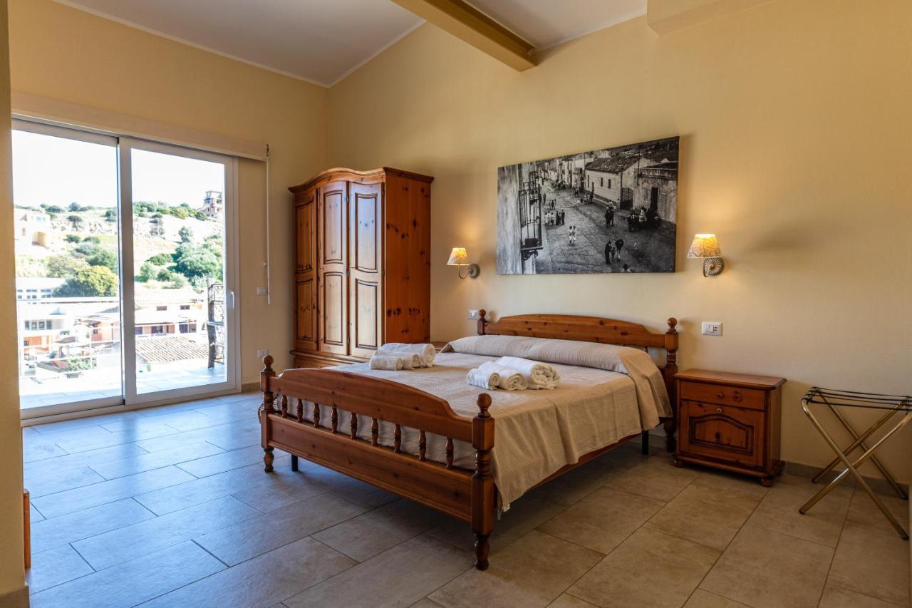 ヴィッラシミーウス Casa Tacconi Bed & Breakfast エクステリア 写真