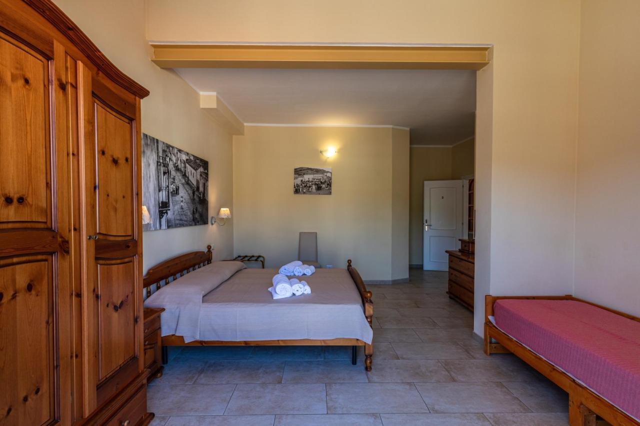 ヴィッラシミーウス Casa Tacconi Bed & Breakfast エクステリア 写真