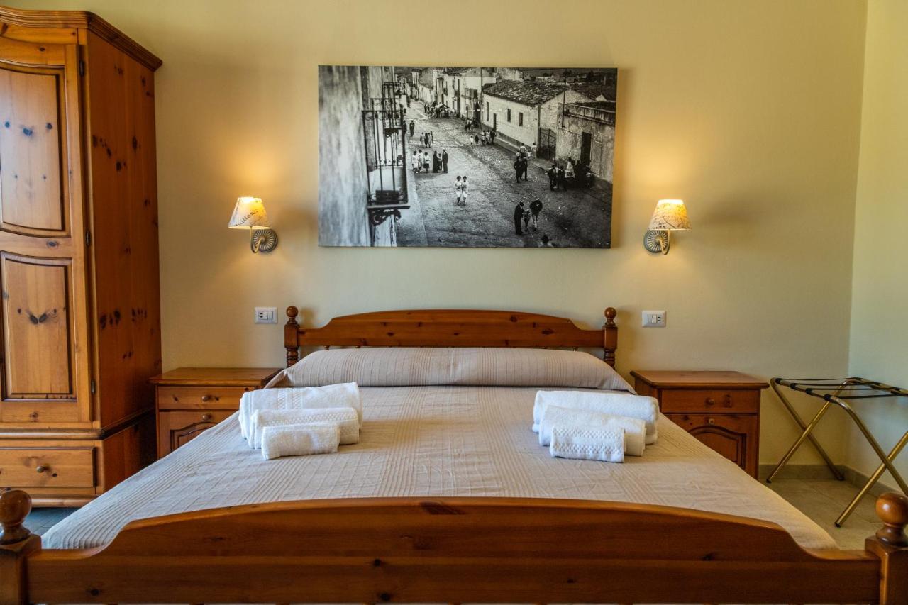 ヴィッラシミーウス Casa Tacconi Bed & Breakfast エクステリア 写真