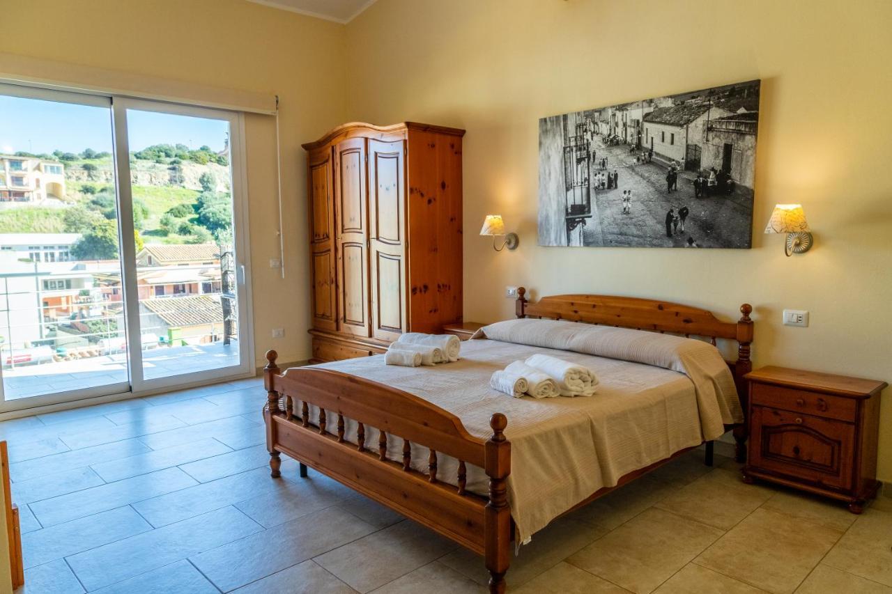 ヴィッラシミーウス Casa Tacconi Bed & Breakfast エクステリア 写真