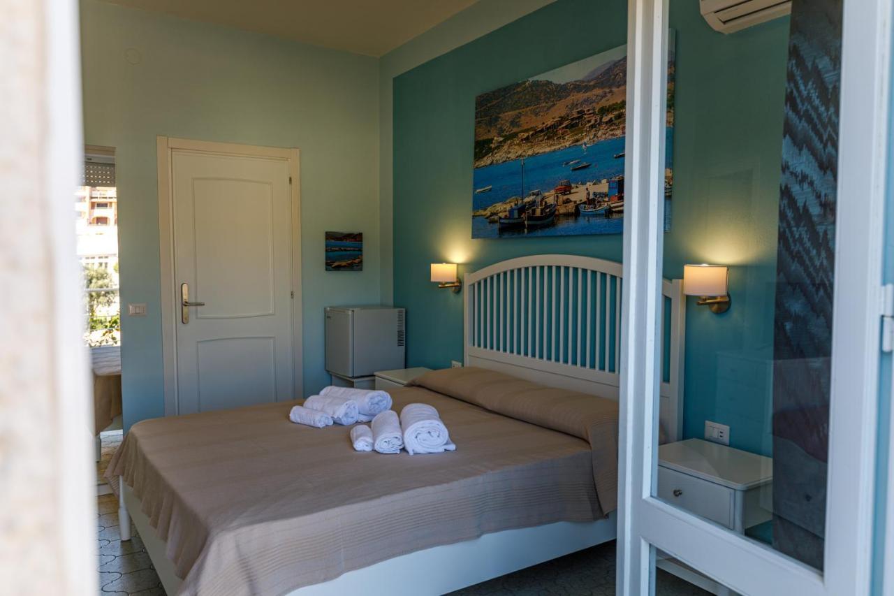 ヴィッラシミーウス Casa Tacconi Bed & Breakfast エクステリア 写真