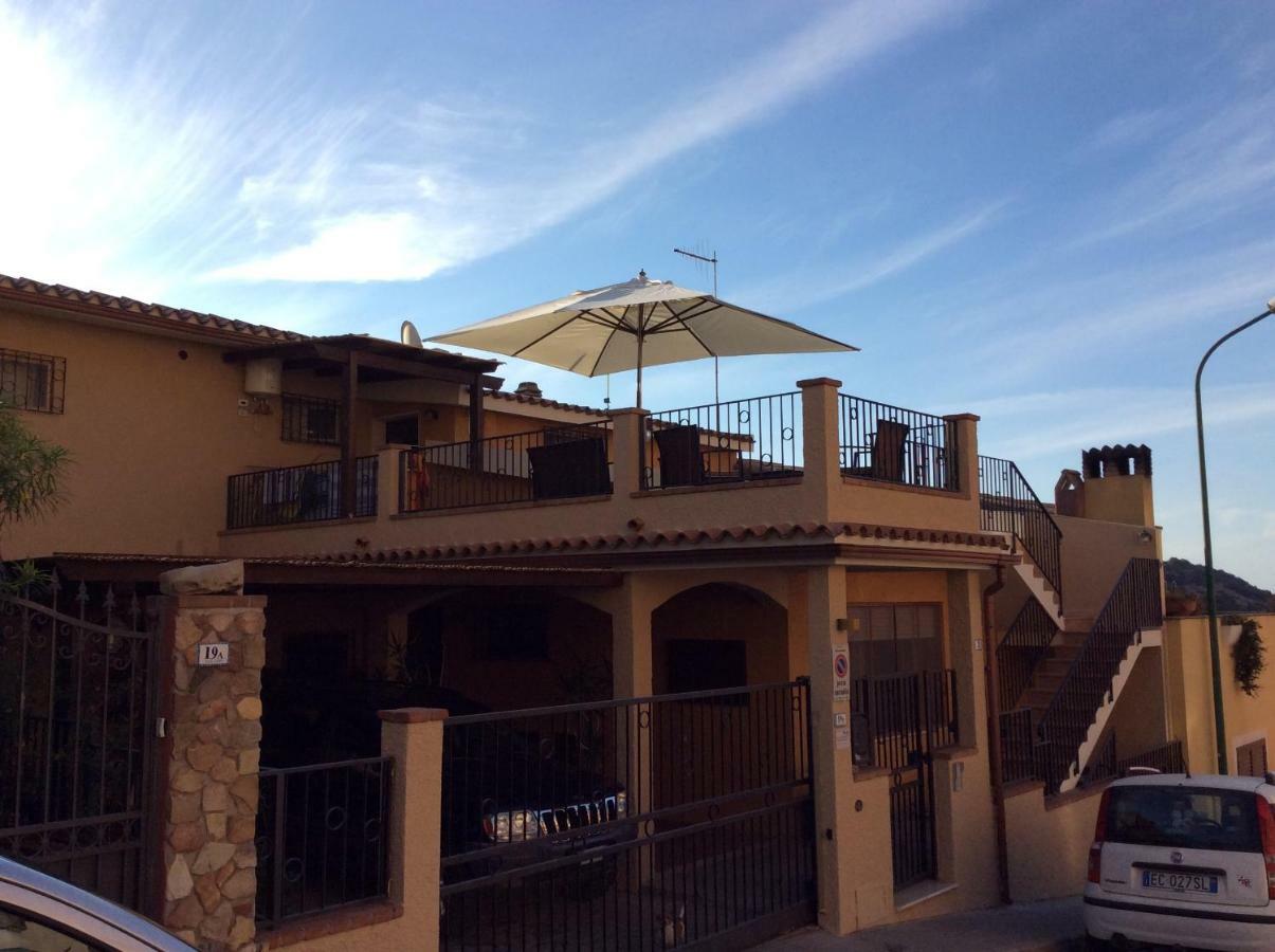 ヴィッラシミーウス Casa Tacconi Bed & Breakfast エクステリア 写真